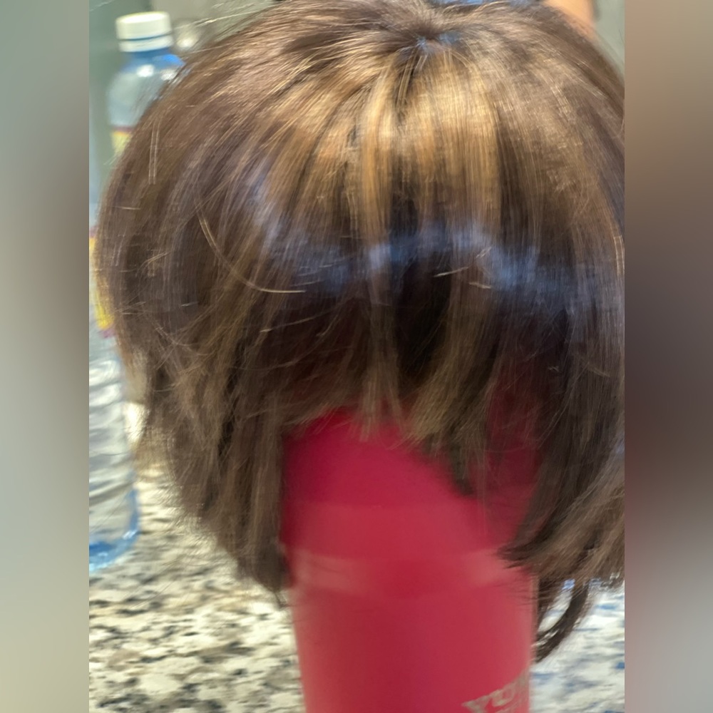 Wig - Picture 3 of 9